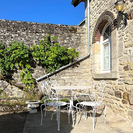 Charmante Maisonette A Arconnay Buitenkant foto
