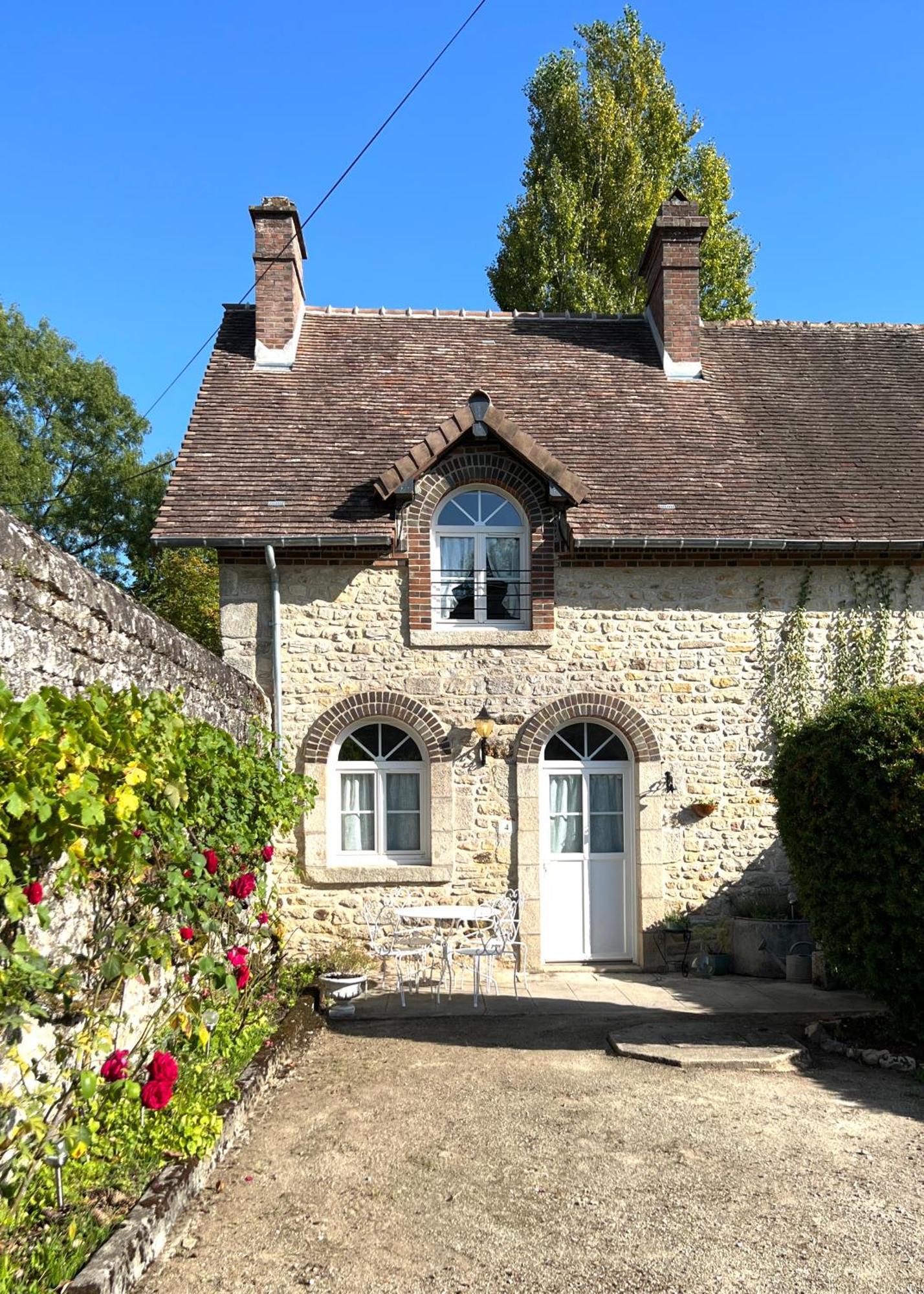 Charmante Maisonette A Arconnay Buitenkant foto