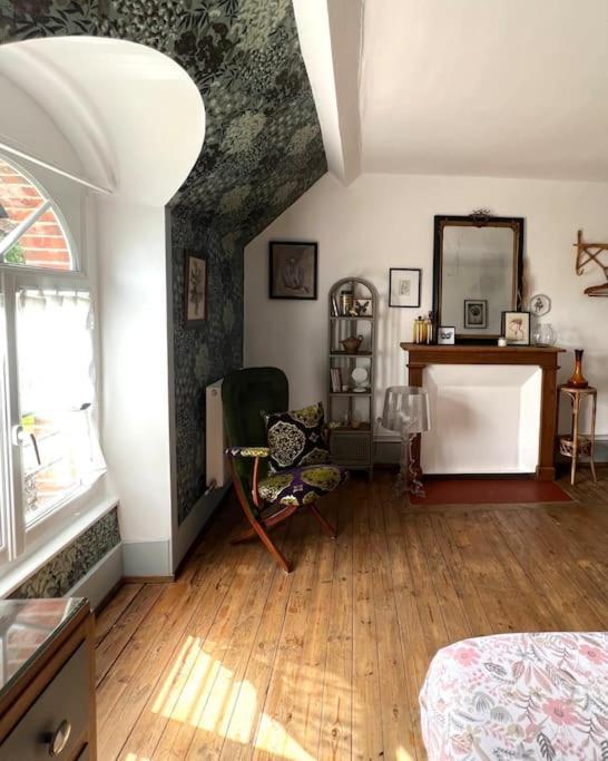 Charmante Maisonette A Arconnay Buitenkant foto