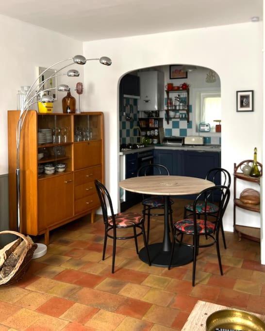 Charmante Maisonette A Arconnay Buitenkant foto